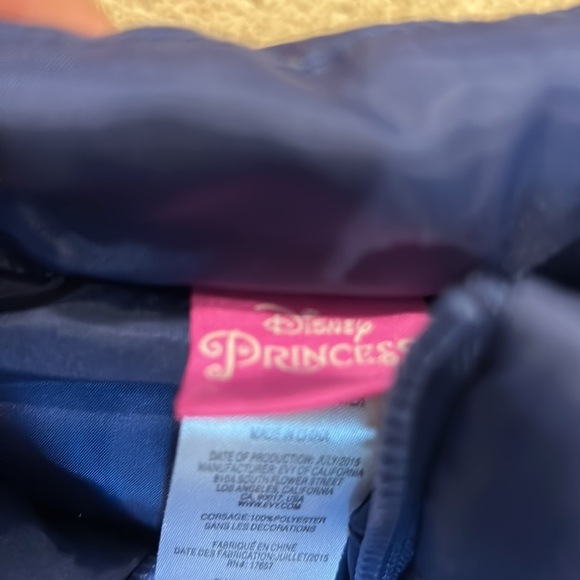 Disney Cinderella size 5 vest great condition - Picture 2 of 3